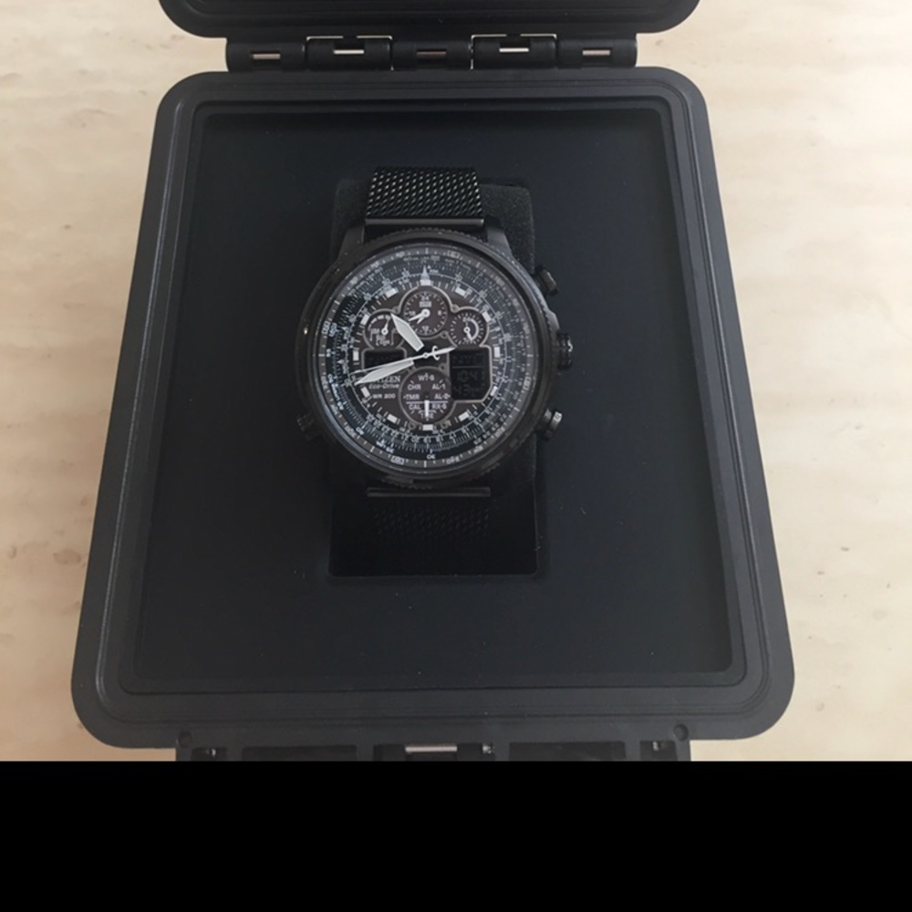 Citizen Men’s Eco-Drive navihawl 48mm watch.
